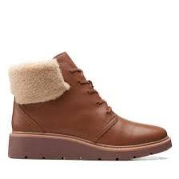 Clark’s Brown leather ankle boots with faux fur lining. - Picture 1 of 7